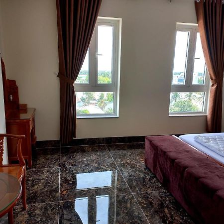 Khách sạn Hoàng Gia Bac Lieu Esterno foto
