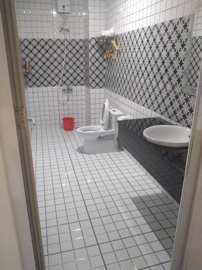 Khách sạn Hoàng Gia Bac Lieu Esterno foto