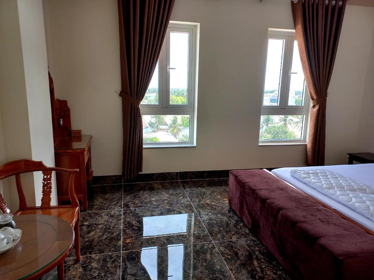 Khách sạn Hoàng Gia Bac Lieu Esterno foto
